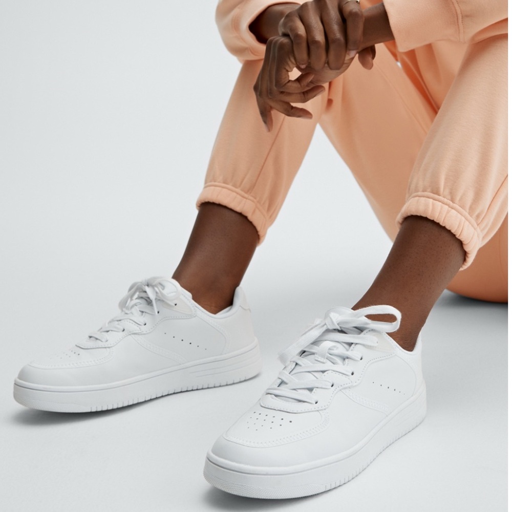 NWB Fabletics white Wilshire Lifestyle Sneaker, size 10